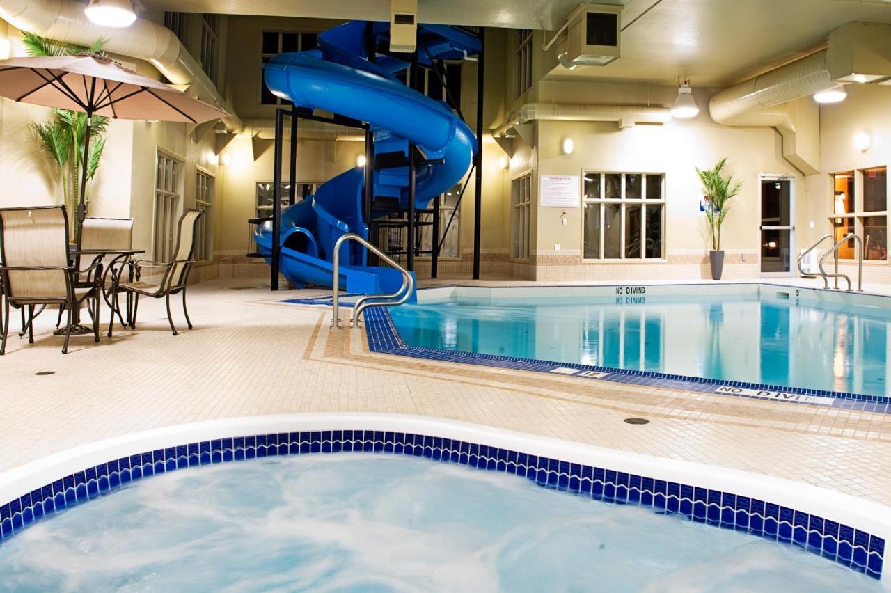 Holiday Inn Express Grande Prairie By Ihg Ngoại thất bức ảnh