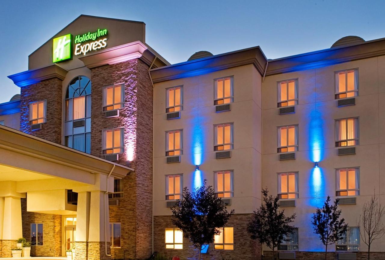 Holiday Inn Express Grande Prairie By Ihg Ngoại thất bức ảnh