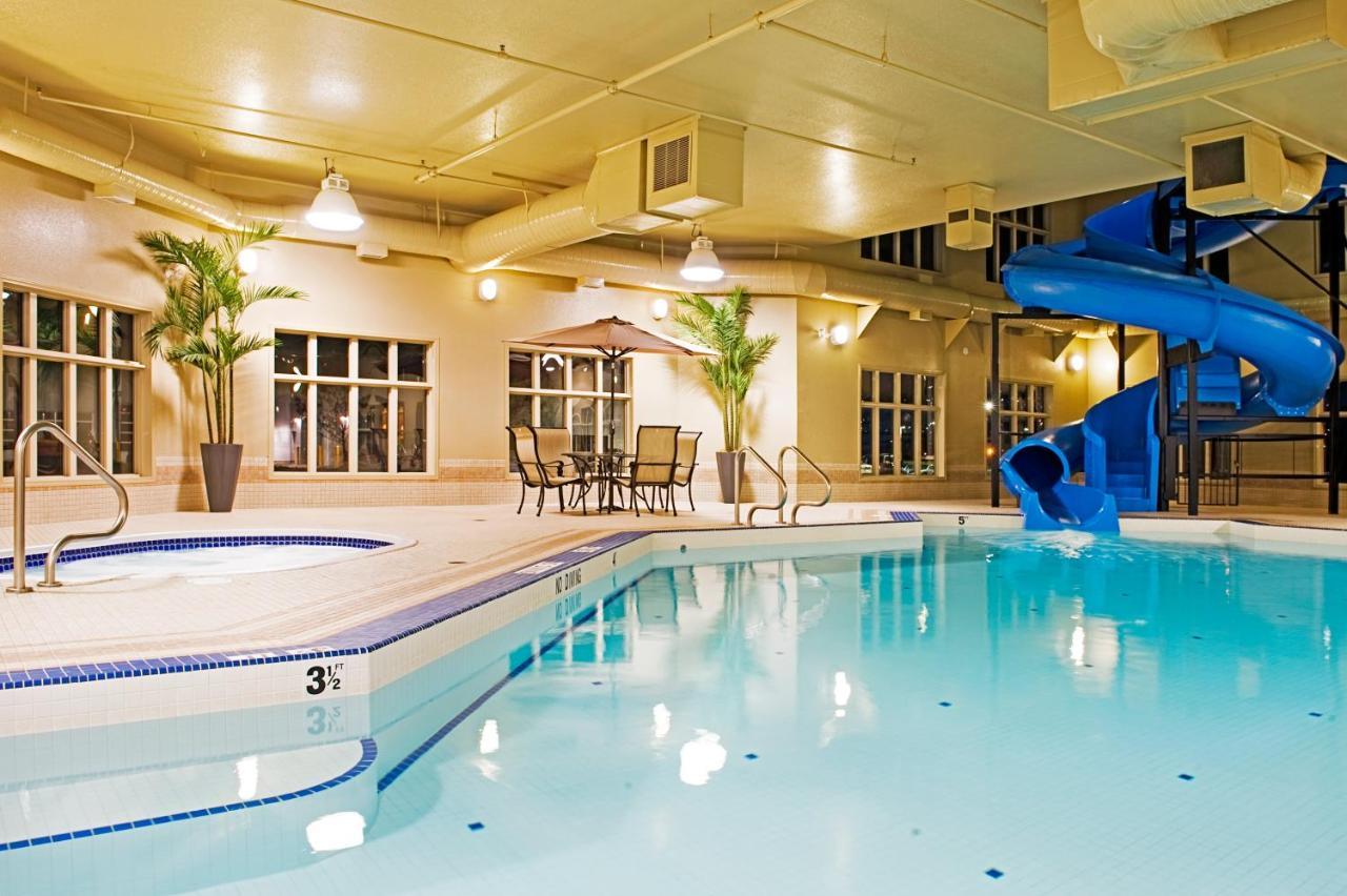 Holiday Inn Express Grande Prairie By Ihg Ngoại thất bức ảnh