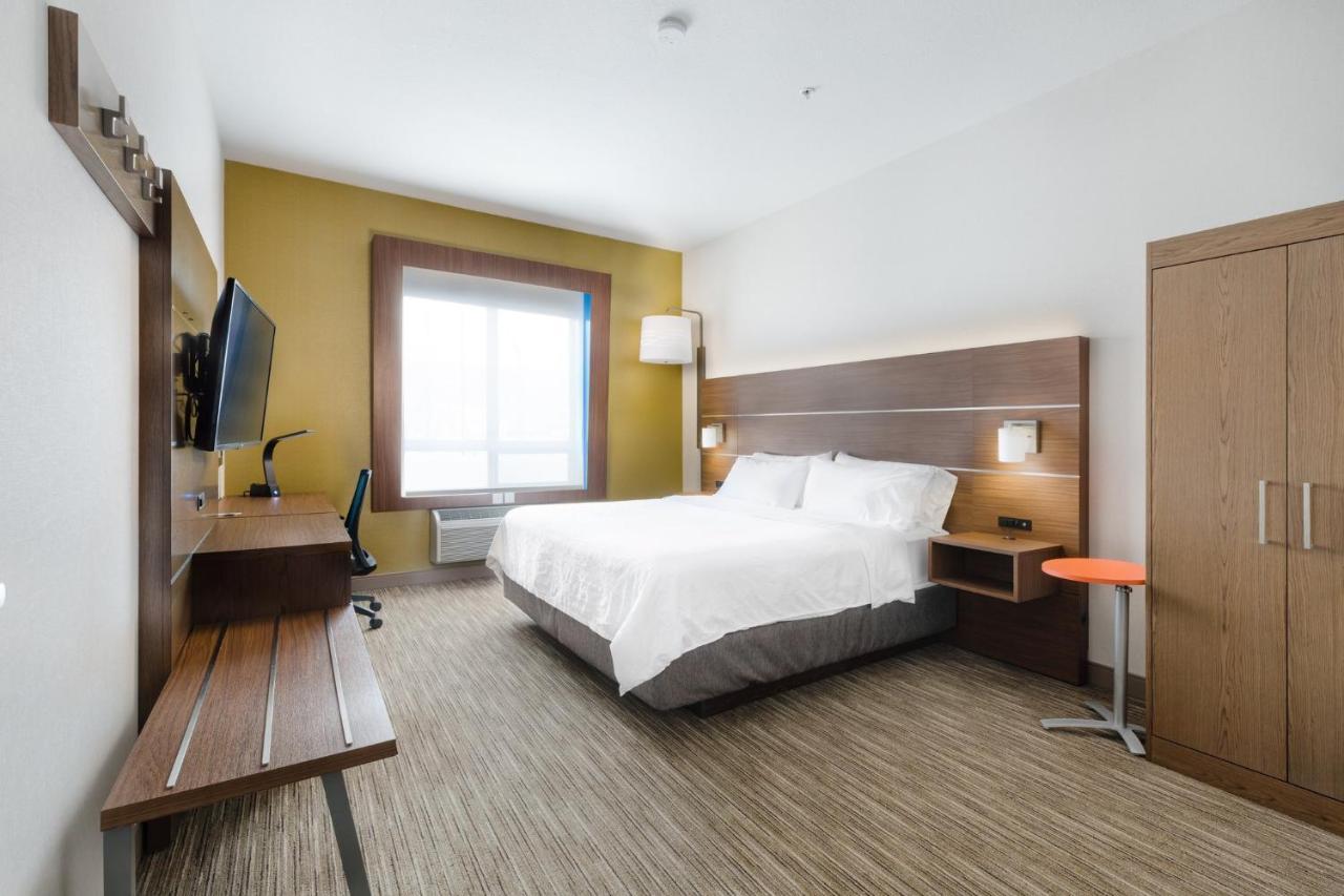 Holiday Inn Express Grande Prairie By Ihg Ngoại thất bức ảnh