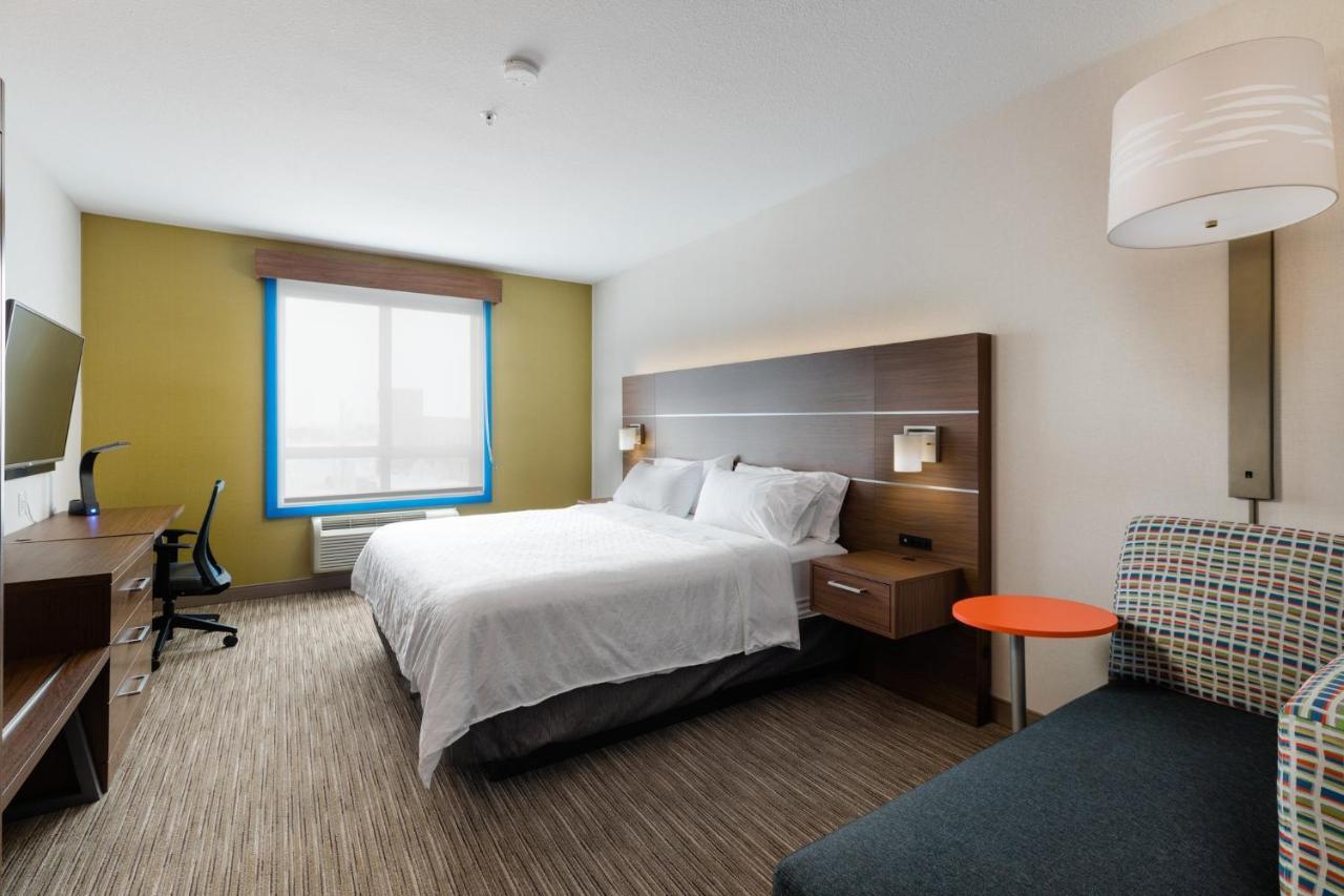 Holiday Inn Express Grande Prairie By Ihg Ngoại thất bức ảnh