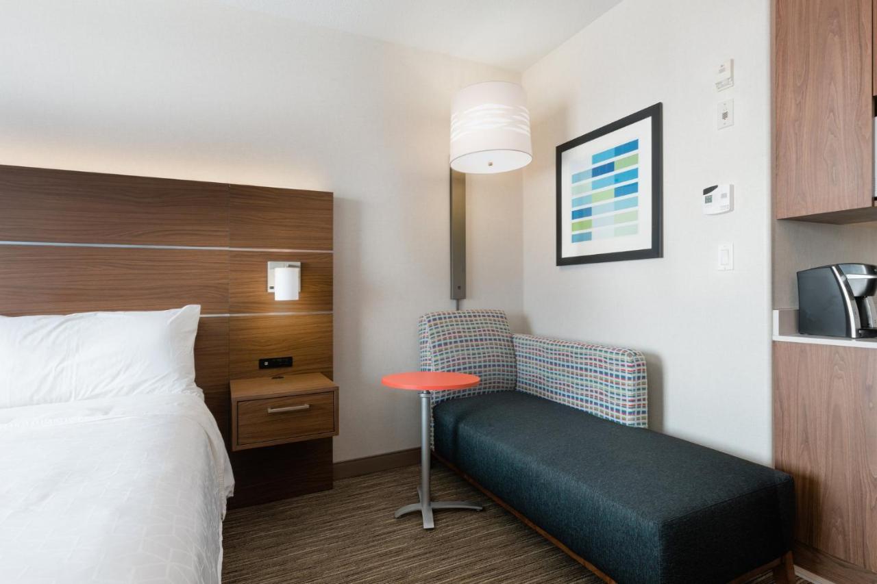 Holiday Inn Express Grande Prairie By Ihg Ngoại thất bức ảnh