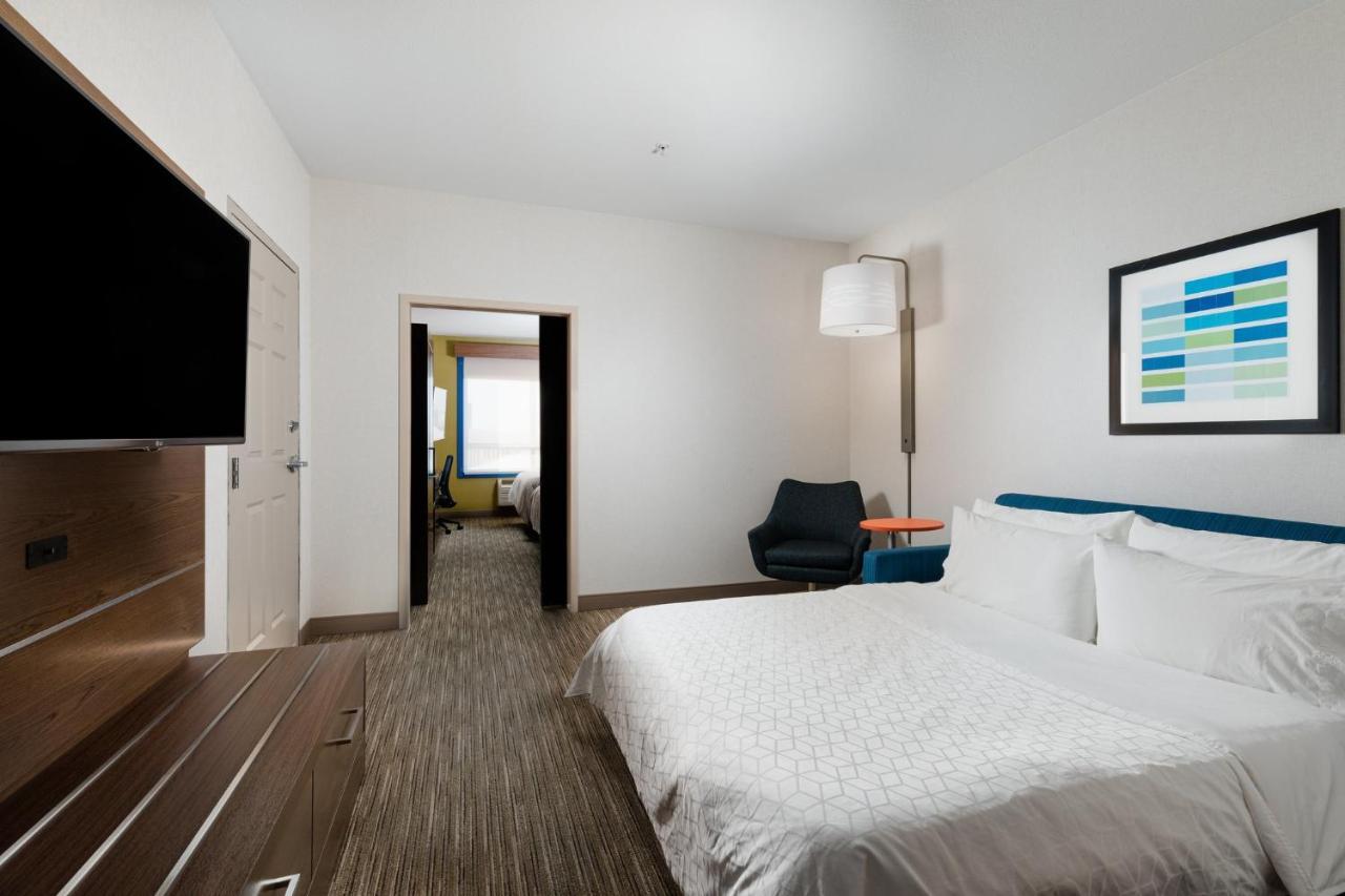 Holiday Inn Express Grande Prairie By Ihg Ngoại thất bức ảnh