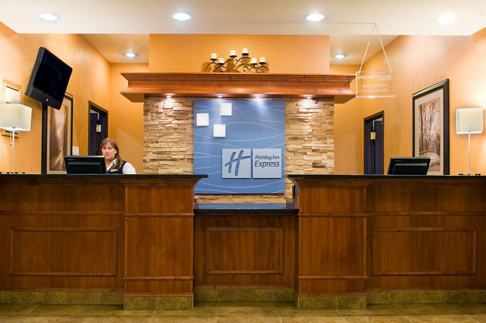 Holiday Inn Express Grande Prairie By Ihg Ngoại thất bức ảnh