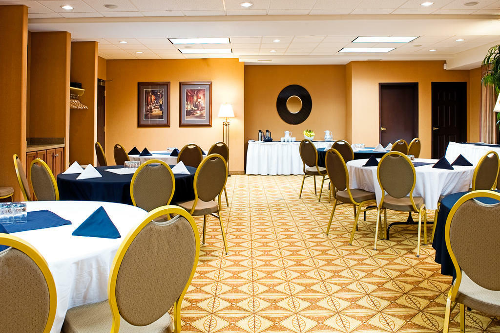 Holiday Inn Express Grande Prairie By Ihg Ngoại thất bức ảnh