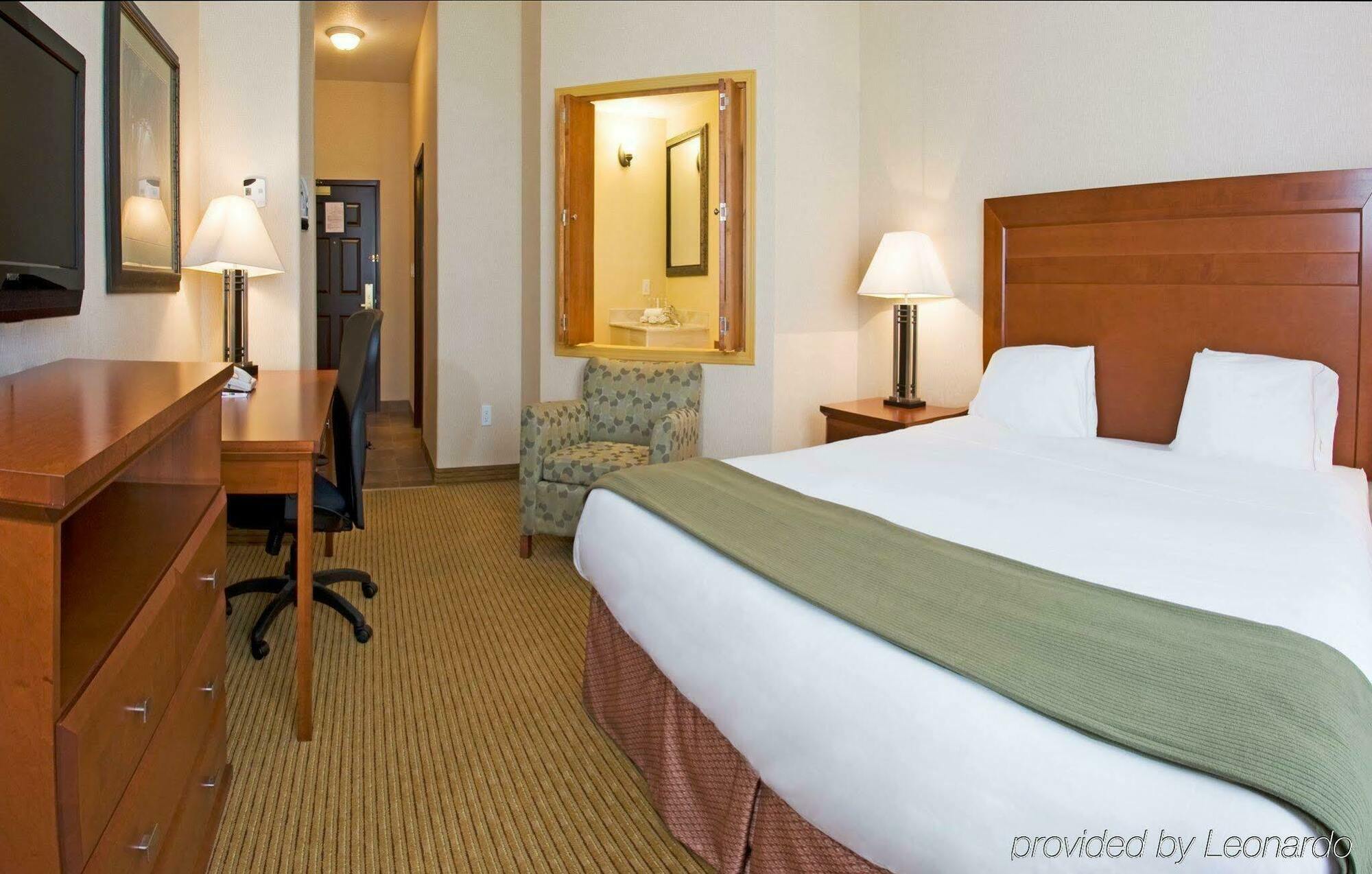 Holiday Inn Express Grande Prairie By Ihg Ngoại thất bức ảnh