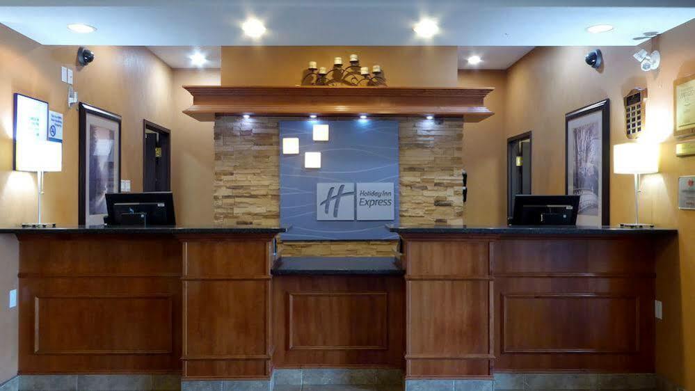 Holiday Inn Express Grande Prairie By Ihg Ngoại thất bức ảnh
