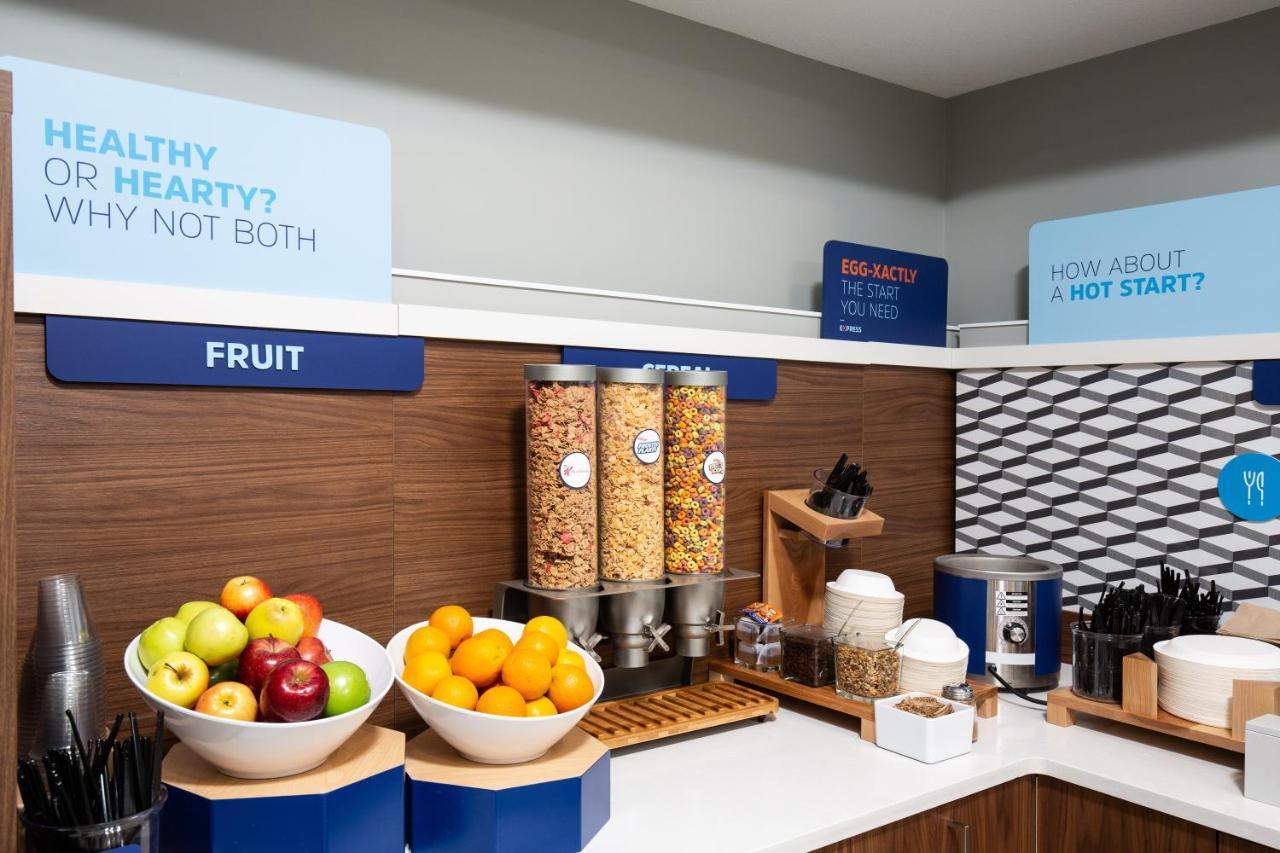 Holiday Inn Express Grande Prairie By Ihg Ngoại thất bức ảnh