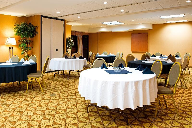 Holiday Inn Express Grande Prairie By Ihg Ngoại thất bức ảnh