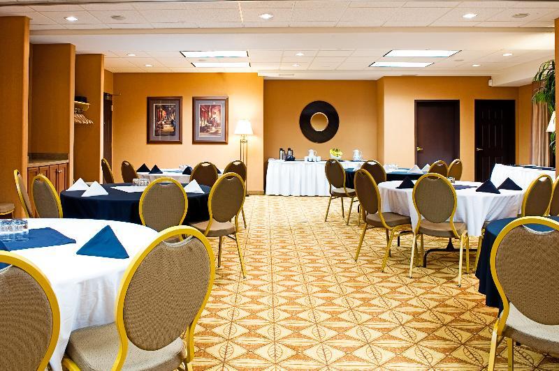 Holiday Inn Express Grande Prairie By Ihg Ngoại thất bức ảnh